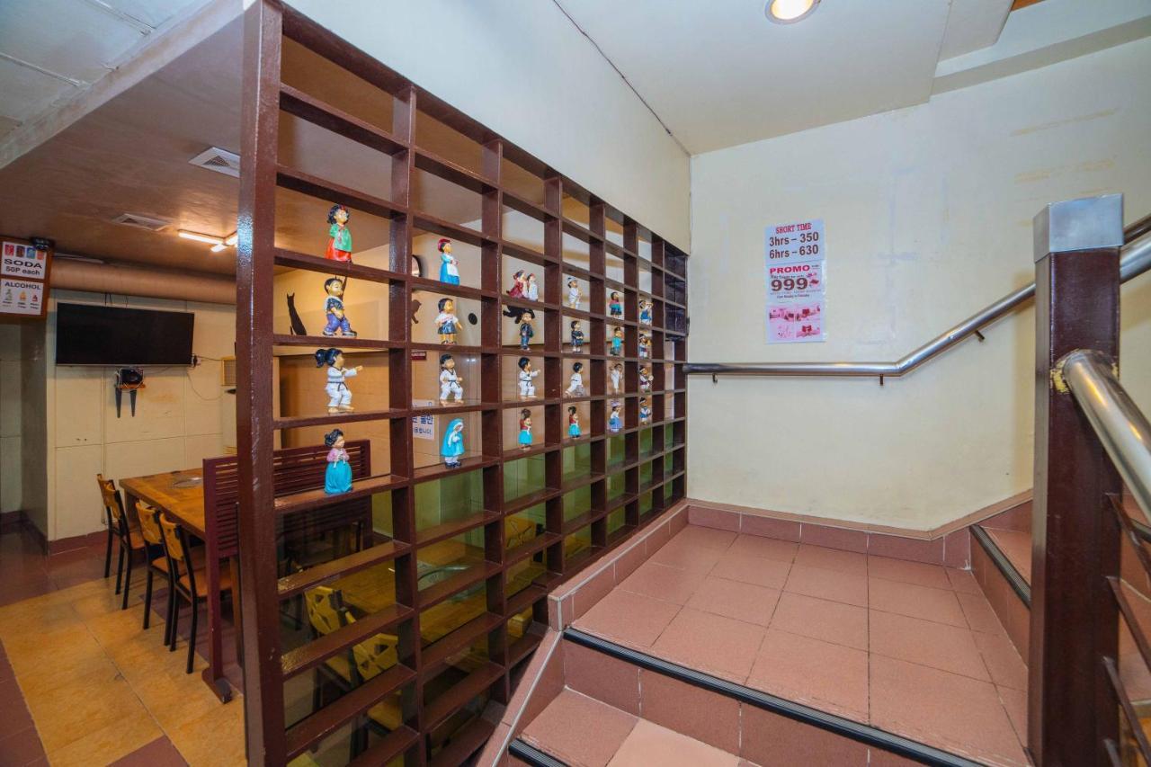 Reddoorz @ Fields Avenue Angeles City エクステリア 写真
