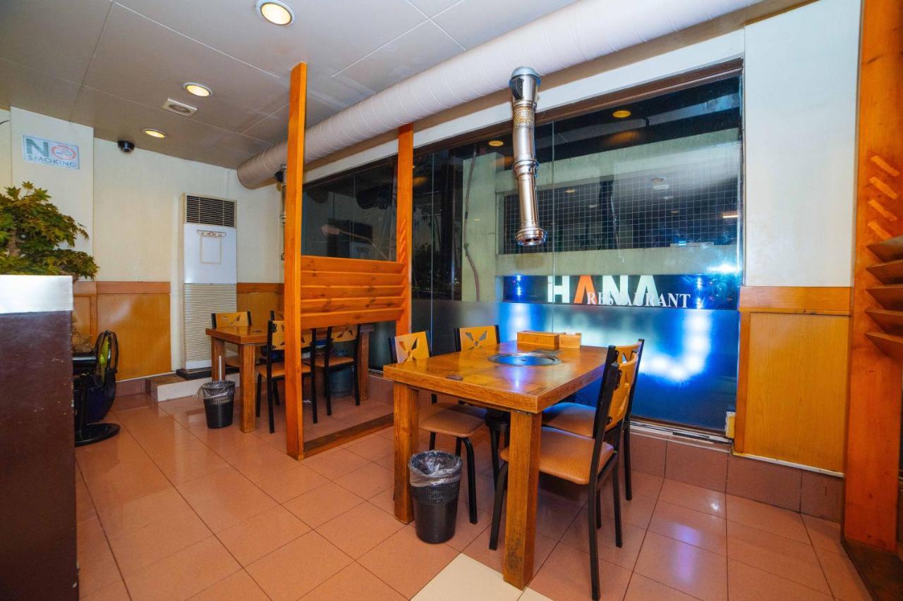 Reddoorz @ Fields Avenue Angeles City エクステリア 写真