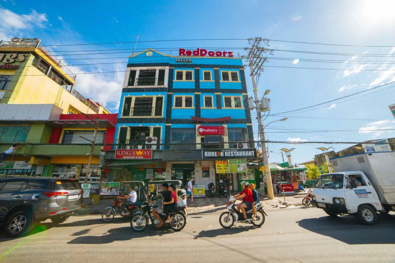 Reddoorz @ Fields Avenue Angeles City エクステリア 写真